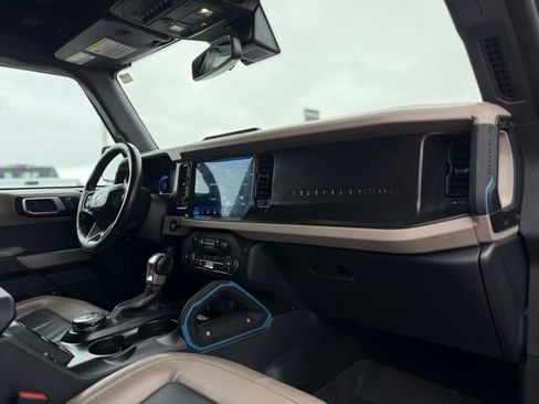 Used 2023 Ford Bronco Wildtrak image 20