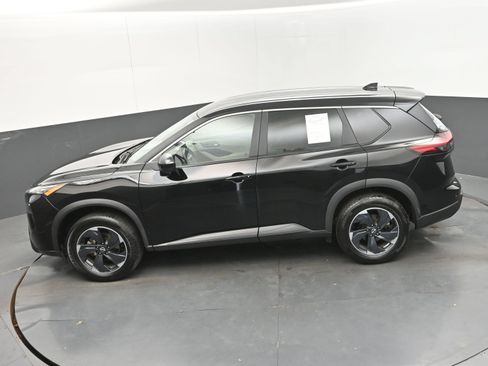 Used 2025 Nissan Rogue SV FWD image 38