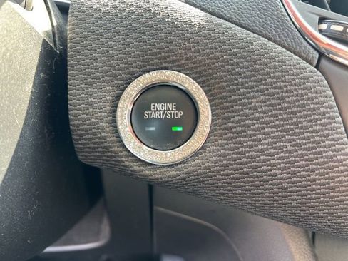 Used 2017 Chevrolet Cruze LT w/ Convenience Package image 17