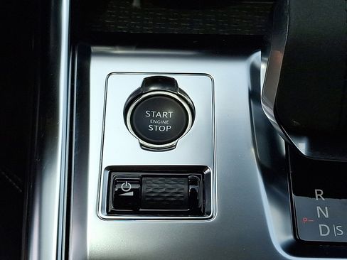 Certified 2024 Jaguar XF R-Dynamic SE image 27