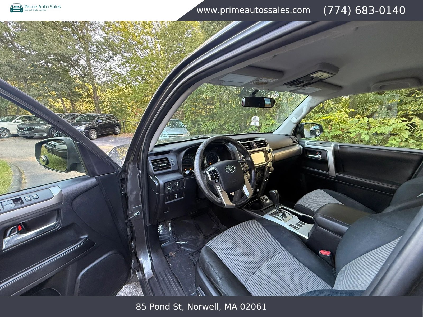 Used 2015 Toyota 4Runner SR5 AWD/4WD image 10