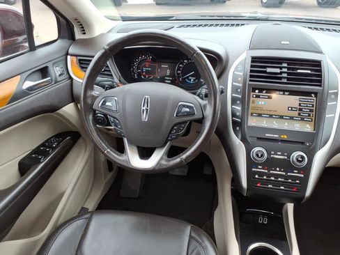 Used 2019 Lincoln MKC Select w/ Vista Value Package image 14