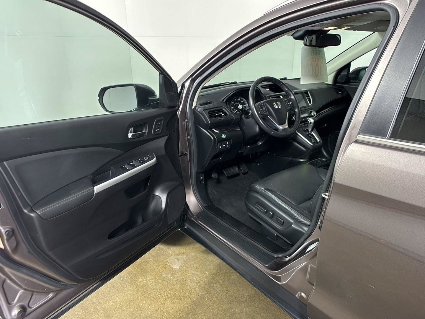 Used 2016 Honda CR-V Touring image 2