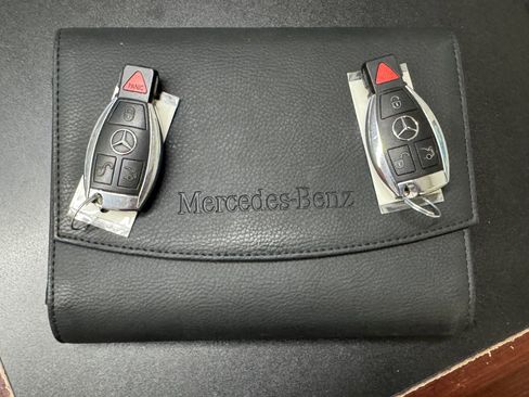 Used 2012 Mercedes-Benz E 350 4MATIC Sedan image 5