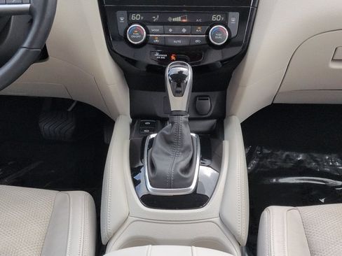 Certified 2020 Nissan Rogue Sport SV w/ Technology Package FWD image 19