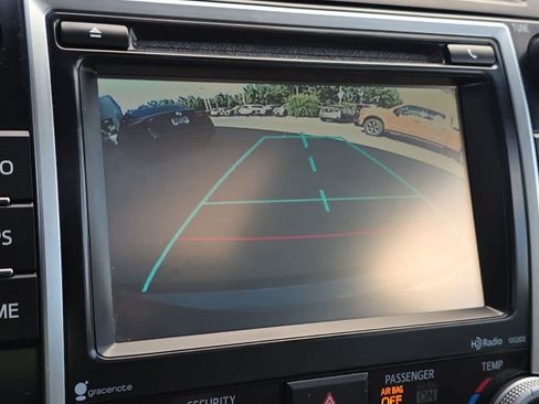 Used 2014 Toyota Camry XLE w/ Leather Package FWD image 19
