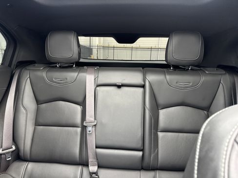 Used 2024 Cadillac XT4 Luxury w/ Cold Weather Package FWD image 8