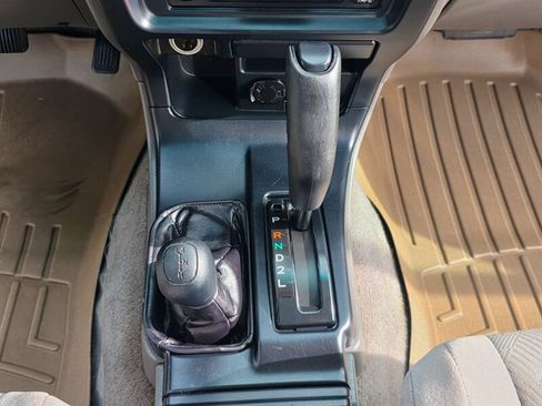 Used 2001 Toyota 4Runner SR5 image 27