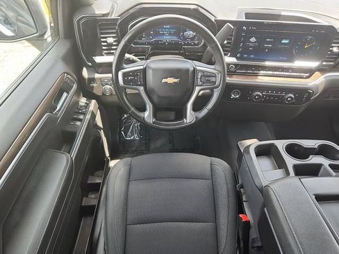 Used 2023 Chevrolet Silverado 1500 LT AWD/4WD image 7