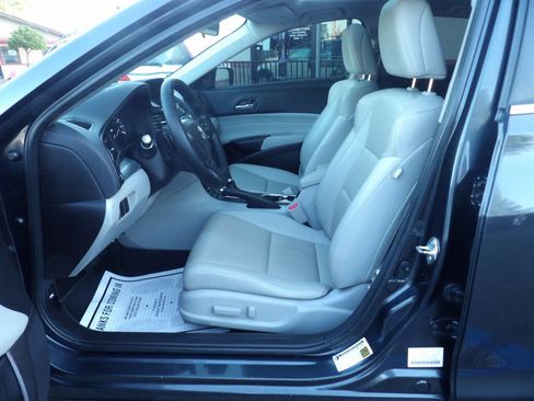 Used 2016 Acura ILX FWD image 9