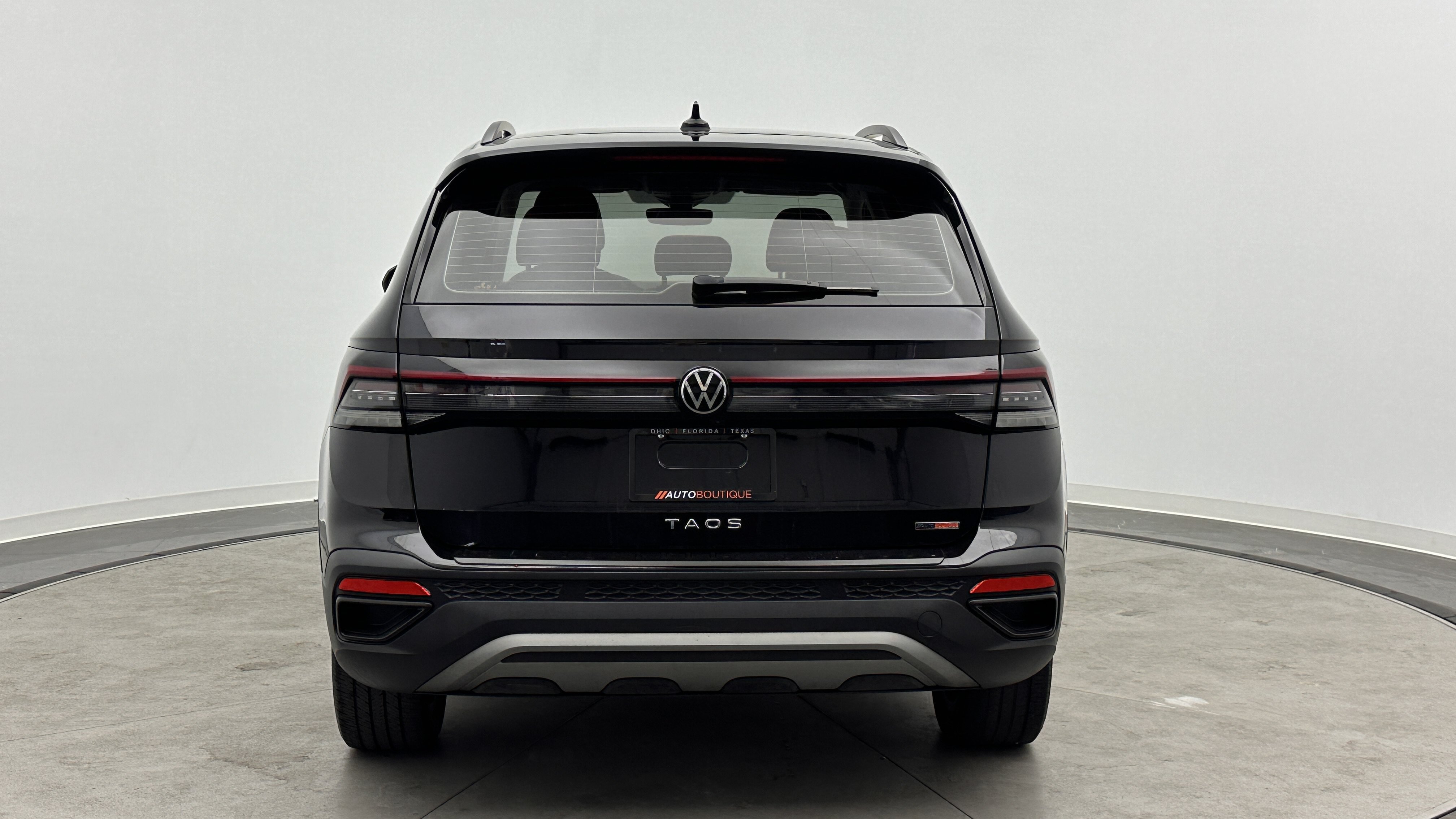 Used 2025 Volkswagen Taos S FWD image 6