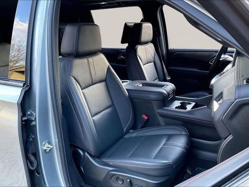 Used 2024 Chevrolet Suburban RST w/ Luxury Package image 21