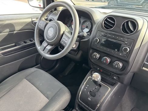 Used 2013 Jeep Compass Sport image 6