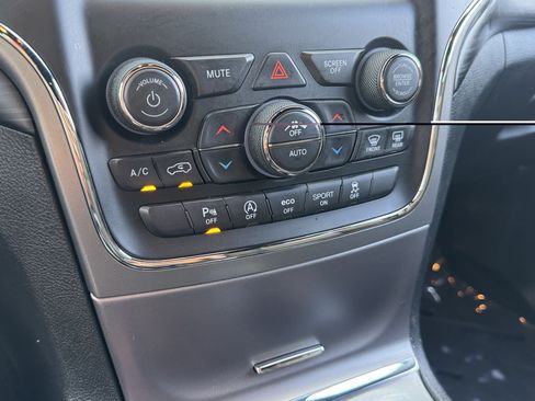 Used 2021 Jeep Grand Cherokee Freedom Edition AWD/4WD image 27