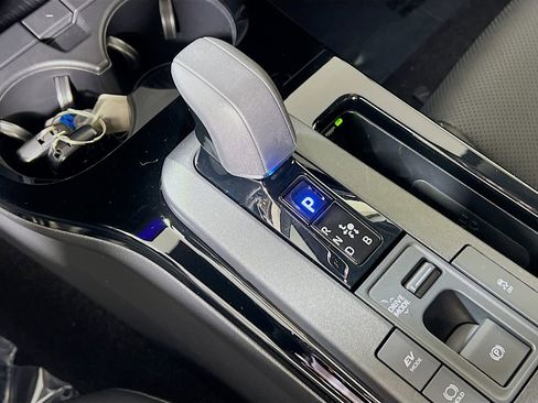 Used 2025 Toyota Prius AWD image 15