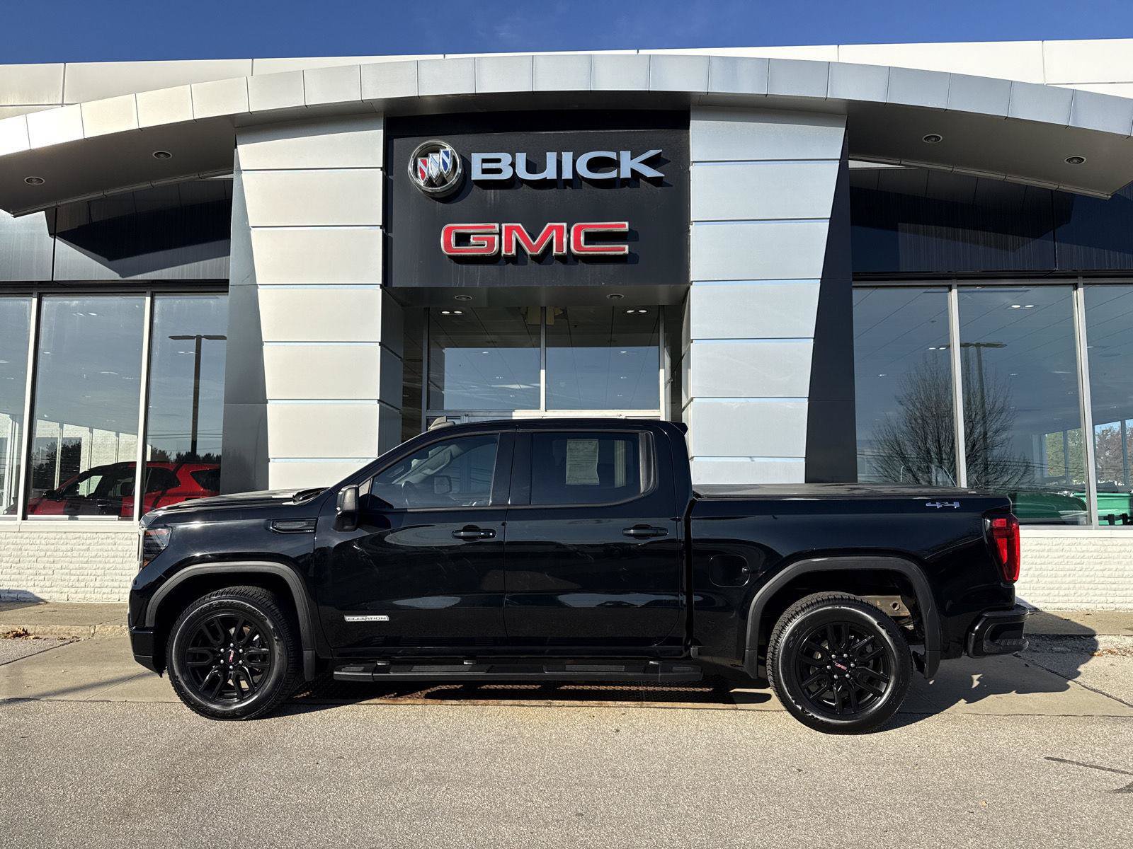 Used 2022 GMC Sierra 1500 Elevation w/ LPO, Elevation Black Package AWD/4WD image 12