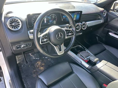 Used 2021 Mercedes-Benz GLB 250 image 9
