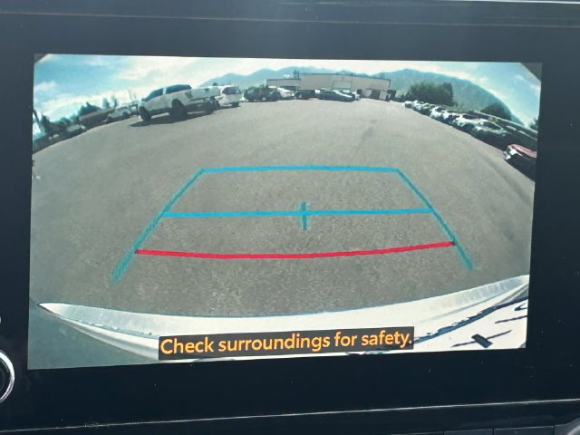 Used 2024 Toyota Highlander XLE FWD image 15