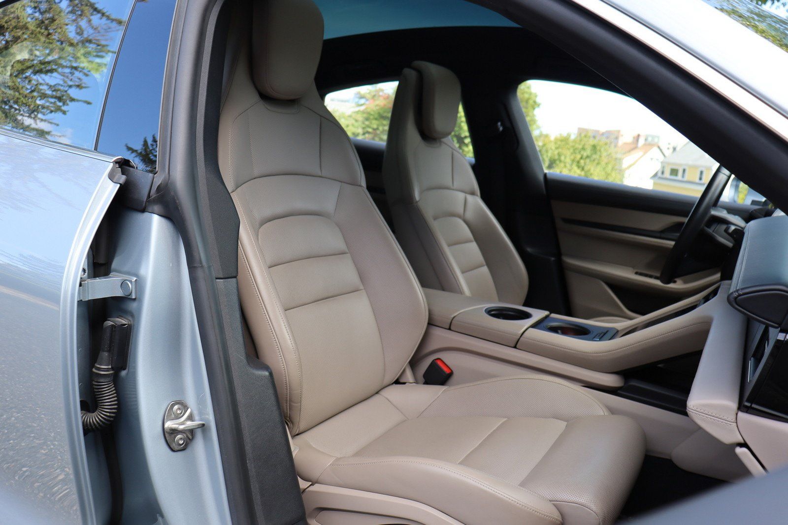 Used 2020 Porsche Taycan 4S AWD/4WD image 22