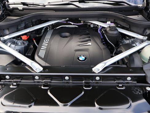 Used 2026 BMW X5 xDrive40i w/ M Sport Package image 41