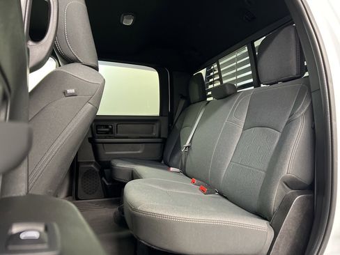 Used 2024 RAM 2500 Tradesman w/ Chrome Appearance Group image 29