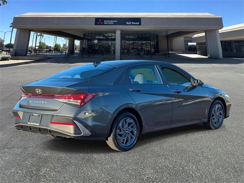Used 2024 Hyundai Elantra SEL image 6