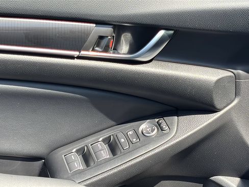 Used 2022 Honda Accord Sport image 12