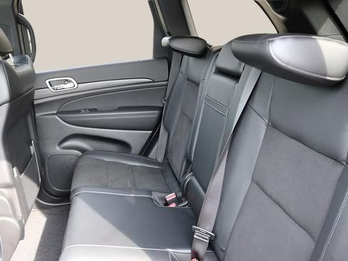 Used 2022 Jeep Grand Cherokee Laredo X RWD image 16