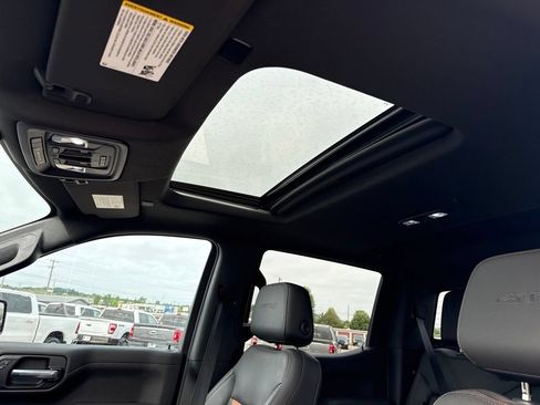 Used 2020 GMC Sierra 1500 AT4 w/ AT4 Premium Package AWD/4WD image 10