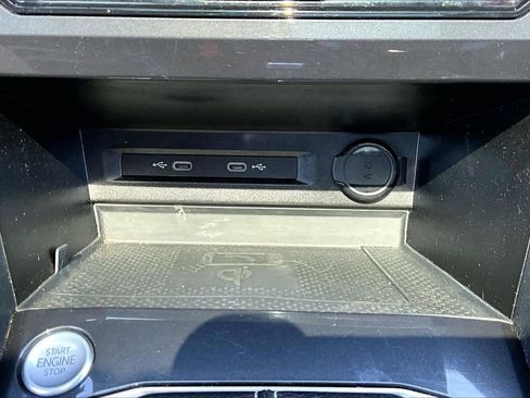 Used 2022 Volkswagen Tiguan SEL R-Line AWD/4WD image 18