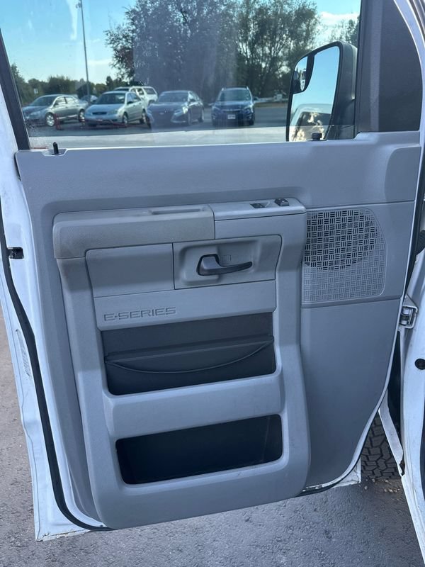 Used 2011 Ford E-250 and Econoline 250 w/ PWR Group RWD image 17