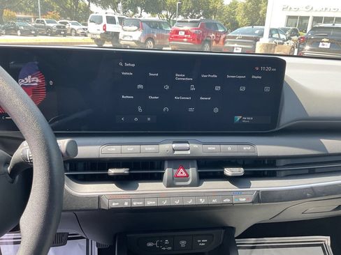 Used 2025 Kia K4 FWD image 30