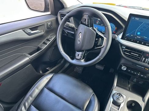 Used 2024 Ford Escape Platinum image 22