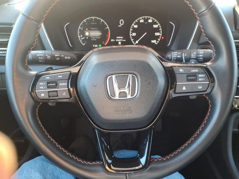 Used 2025 Honda Pilot Sport image 21