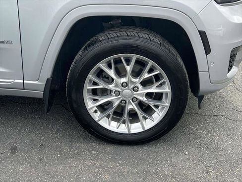 Used 2021 Jeep Grand Cherokee L Summit w/ Luxury Tech Group V image 8