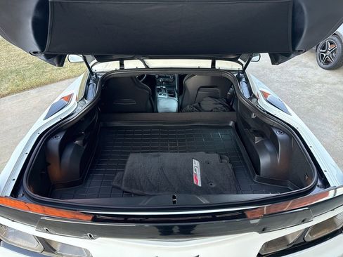 Used 2015 Chevrolet Corvette Z06 w/ 3LZ Preferred Equipment Group image 18