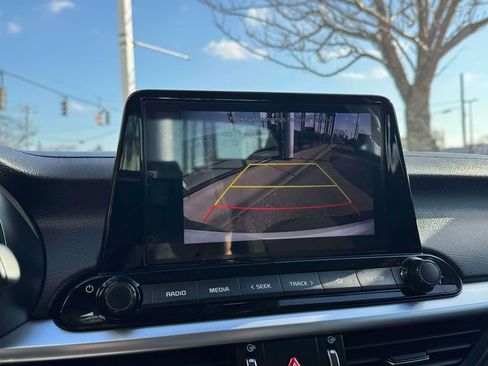 Used 2023 Kia Forte LXS w/ LXS Technology Package image 25