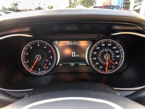 Used 2020 Genesis G70 2.0T image 13