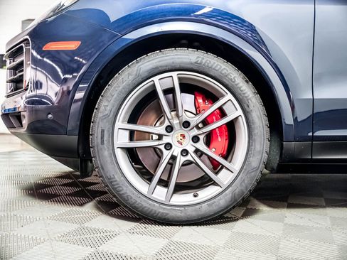 Certified 2024 Porsche Cayenne S AWD/4WD image 14