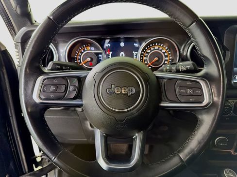 Used 2020 Jeep Wrangler Unlimited Sahara AWD/4WD image 13