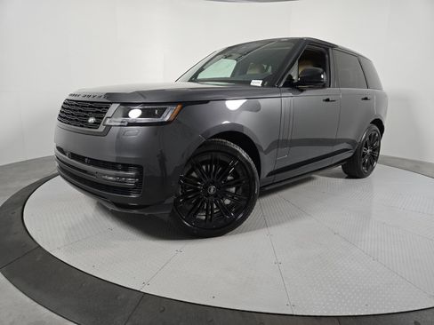 New 2025 Land Rover Range Rover SE image 1