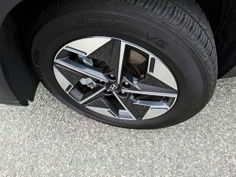 Used 2025 Hyundai Tucson SEL AWD/4WD image 39