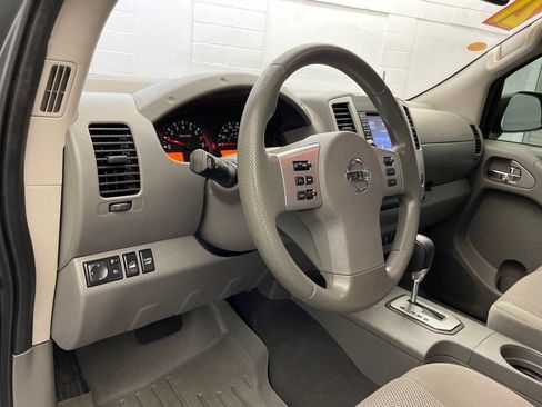 Used 2021 Nissan Frontier SV w/ Midnight Edition Floor Mats AWD/4WD image 18