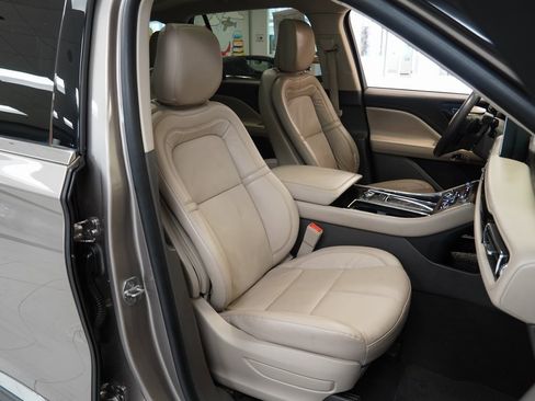 Used 2020 Lincoln Aviator Reserve w/ Equipment Group 201A image 29