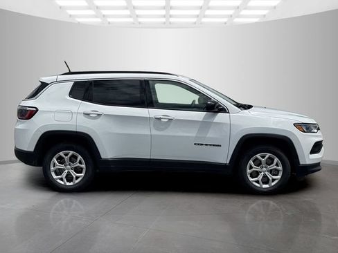 Certified 2024 Jeep Compass Latitude AWD/4WD image 8