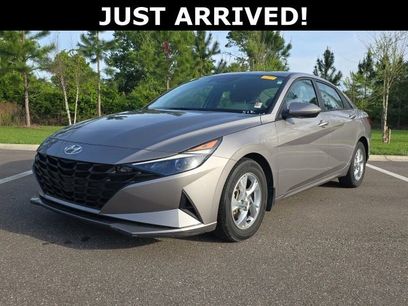 Used 2022 Hyundai Elantra SE