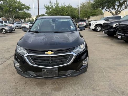 Used 2020 Chevrolet Equinox LT image 2