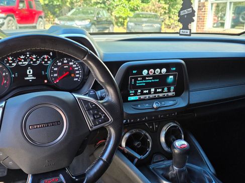 Used 2016 Chevrolet Camaro SS image 12