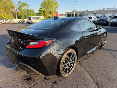 Used 2022 Toyota GR86 Premium w/ ALL Weather Mat Package (TMS) RWD image 7