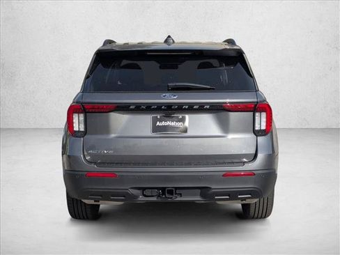 New 2026 Ford Explorer Active RWD image 8